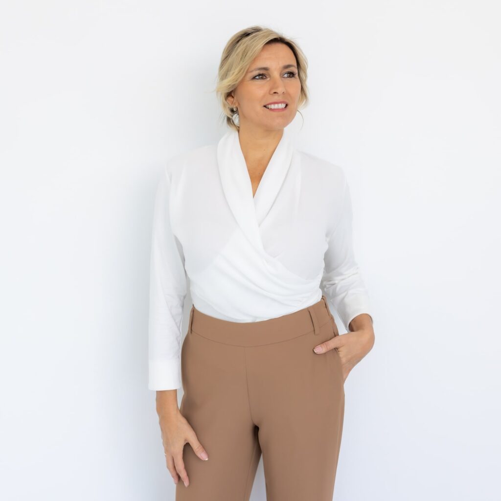 Athén V-nyakú blúz