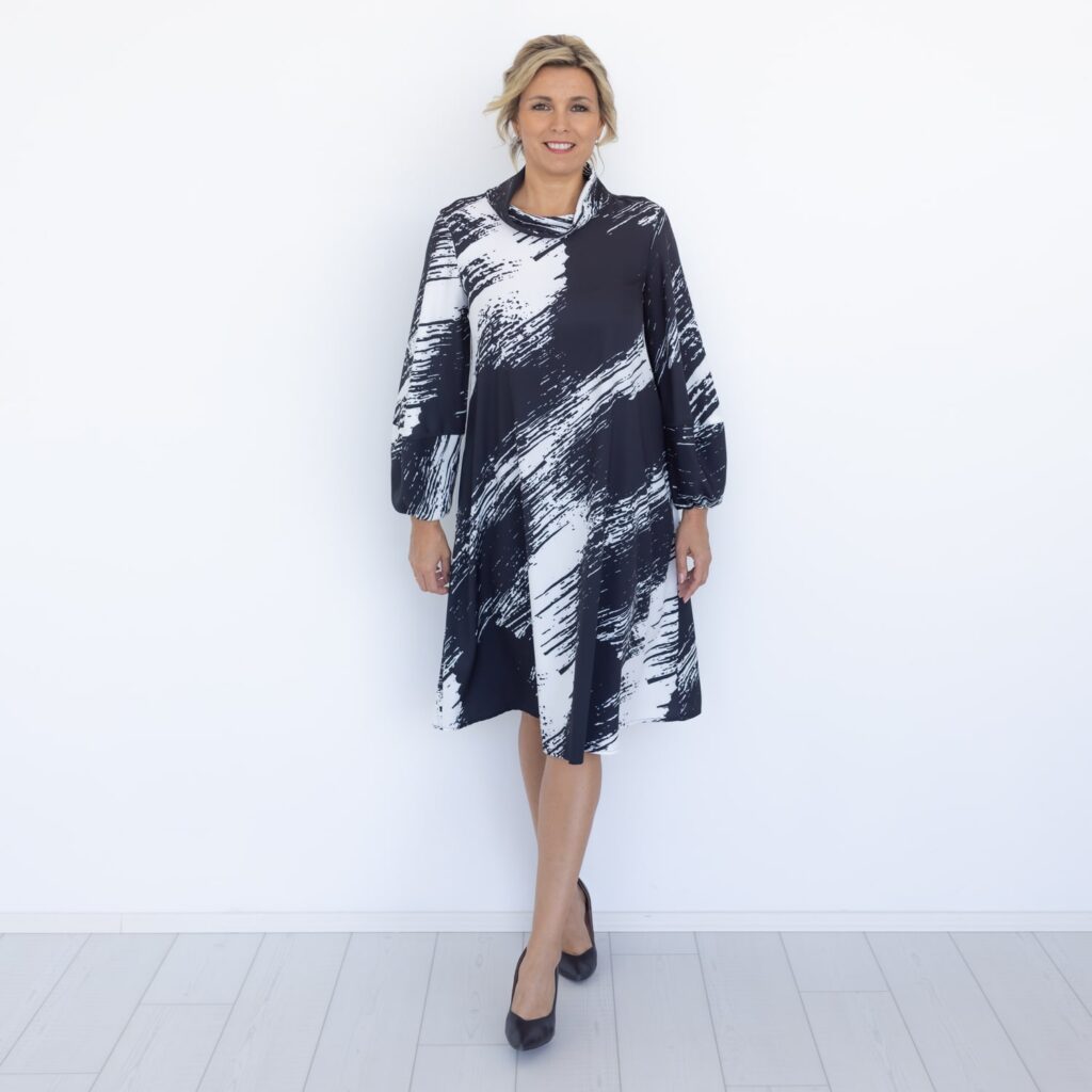 Bari absztrakt mintájú ruha