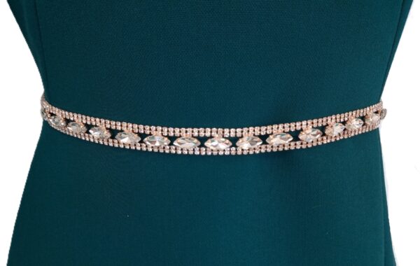 Elegáns ékszeröv köves díszítéssel