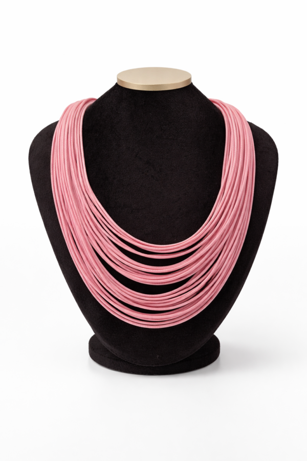 Többsoros zsinóros nyaklánc