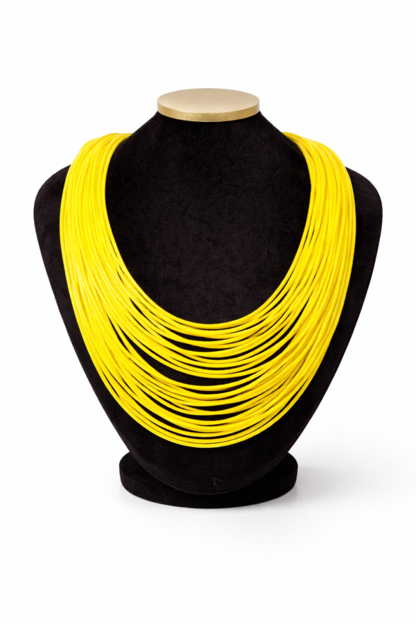 Többsoros zsinóros nyaklánc