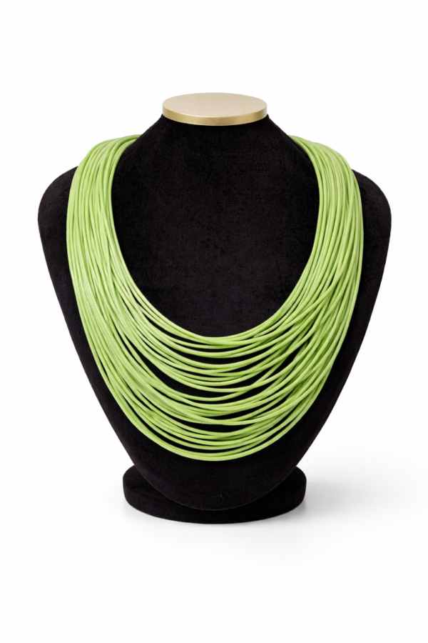 Többsoros zsinóros nyaklánc