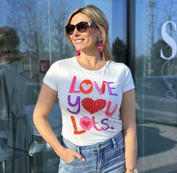 Póló színes mintával