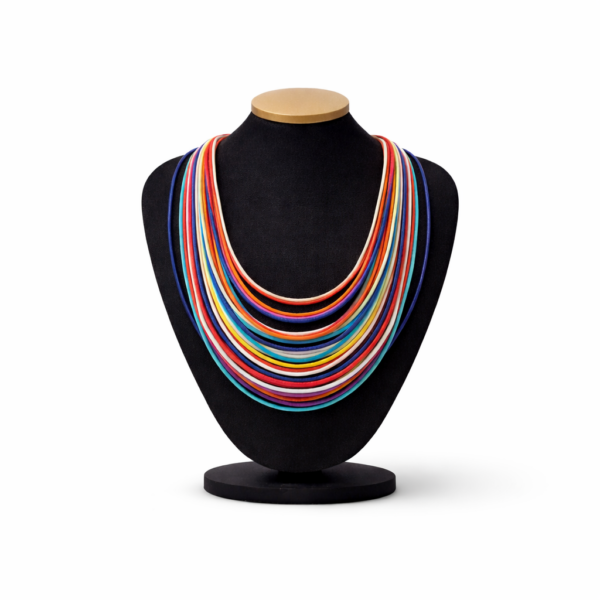 Többszínű zsinóros nyaklánc